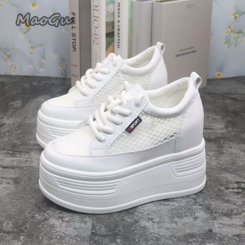 Wedge Heeled Sneaker - Damskie tenisówki z siateczki na platformie,