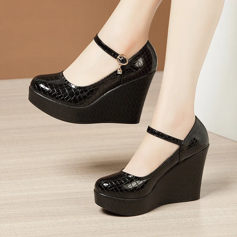 Patent Leather Pump - Buty ze skóry lakierowanej, rozmiar 32-43,