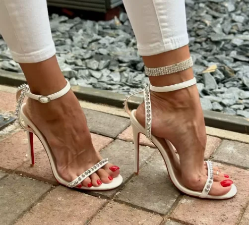Francuskie białe sandały z nit – Women'S Shoes Red Bottoms recenzja i cena