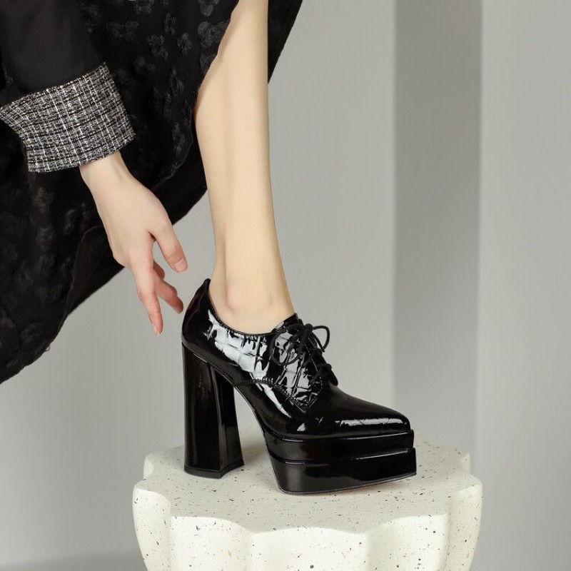 Szpilki z ostrym noskiem, na p – Patent Leather Pump recenzja i cena