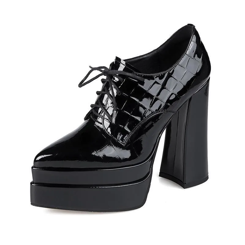 Szpilki z ostrym noskiem, na p – Patent Leather Pump recenzja i cena