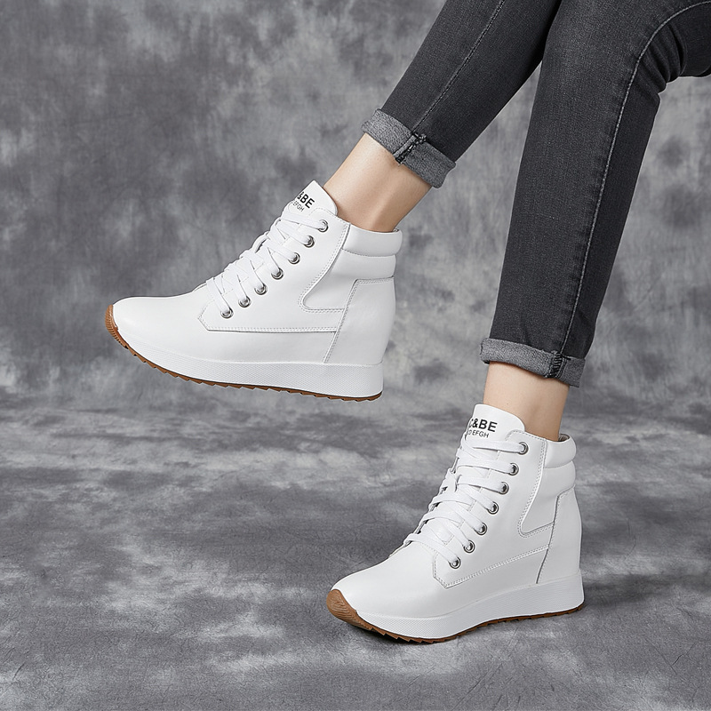 Botki damskie ze skóry natural – Wedge Heeled Sneaker recenzja i cena