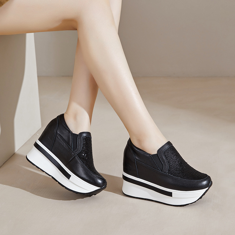 Damskie sneakersy z błyszczący – Wedge Heeled Sneaker recenzja i cena
