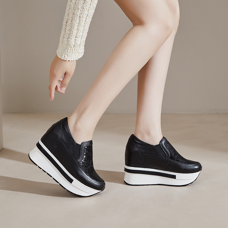 Damskie sneakersy z błyszczący – Wedge Heeled Sneaker recenzja i cena