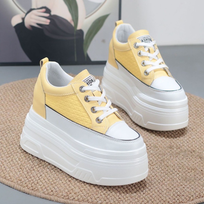 Nowe buty na platformie typu w – Wedge Heeled Sneaker recenzja i cena