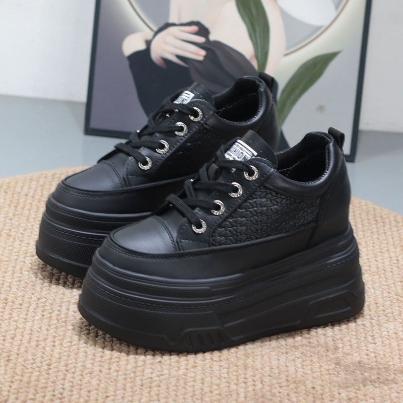 Nowe buty na platformie typu w – Wedge Heeled Sneaker recenzja i cena