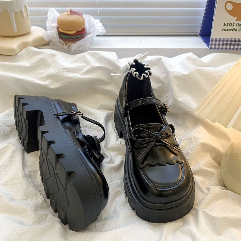 Luksusowe damskie lakierowane  – Patent Leather Pump recenzja i cena