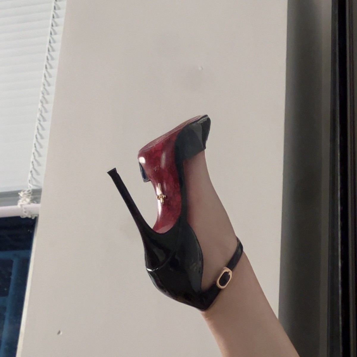 Szpilki damskie z ostrym noski – Patent Leather Pump recenzja i cena